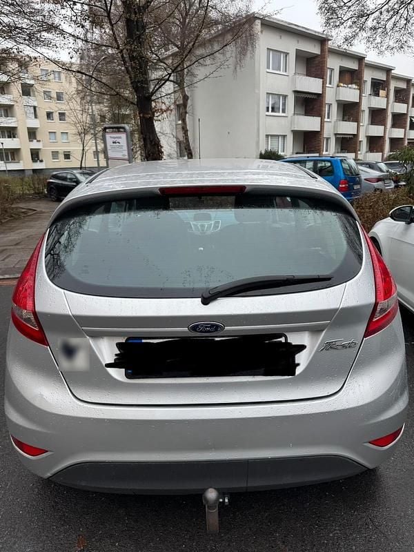 Gebraucht Ford Fiesta 97 PS (71 kW) 2009 Silber Kleinwagen