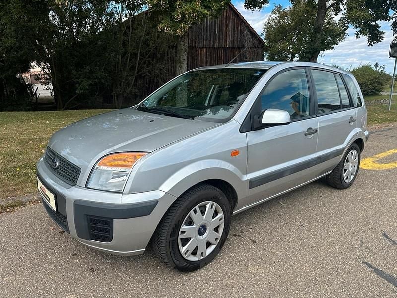 Silber Gebraucht 2006 Ford Fusion Limousine | 4.999 € (Etwas zu teuer) - Bild 1/4