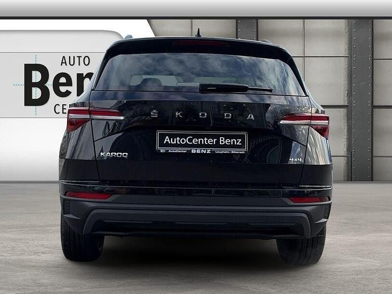 Gebraucht Skoda Karoq Tour 150 PS (110 kW) 2023 Schwarzmagic perleffekt (metallic) SUV