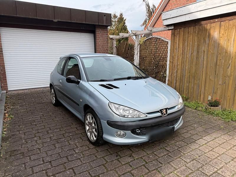 Blau Gebraucht 2001 Peugeot 206 S16 Kleinwagen | 2.500 € (Fairer Preis) - Bild 1/4