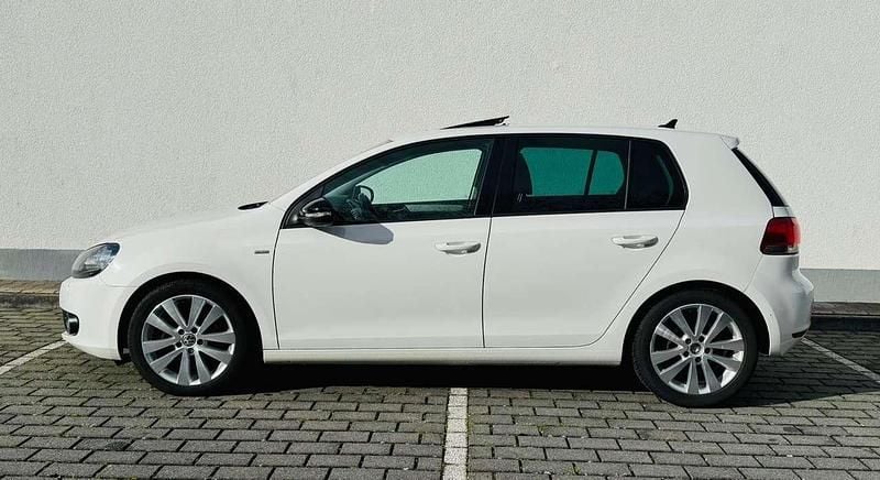 Gebraucht VW Golf VII Match 105 PS (77 kW) 2012 Candyweiß Kleinwagen