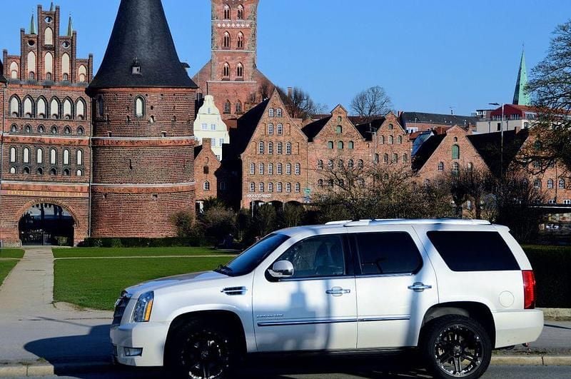 Gebraucht Cadillac Escalade 409 PS (300 kW) 2015 Weiß SUV