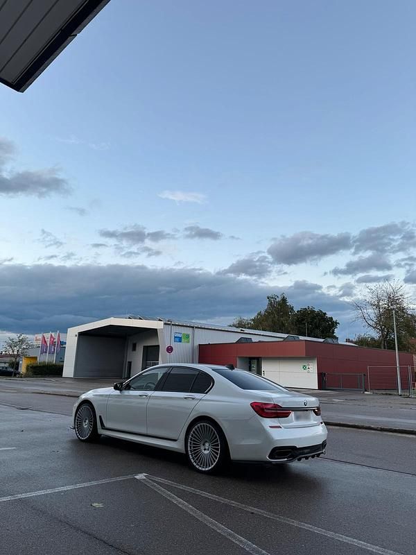 Gebraucht BMW 740 320 PS (235 kW) 2018 Weiß Limousine