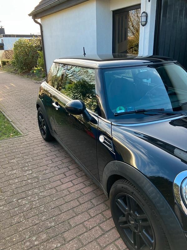 Gebraucht Mini ONE 75 PS (55 kW) 2012 Schwarz Kleinwagen