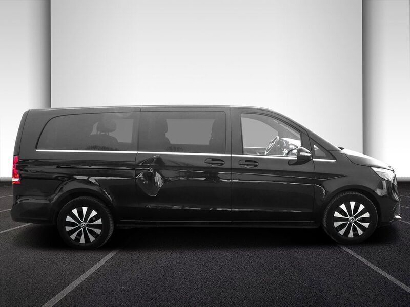 Gebraucht Mercedes V300 Avantgarde 237 PS (174 kW) 2023 Schwarz Van / Kleinbus