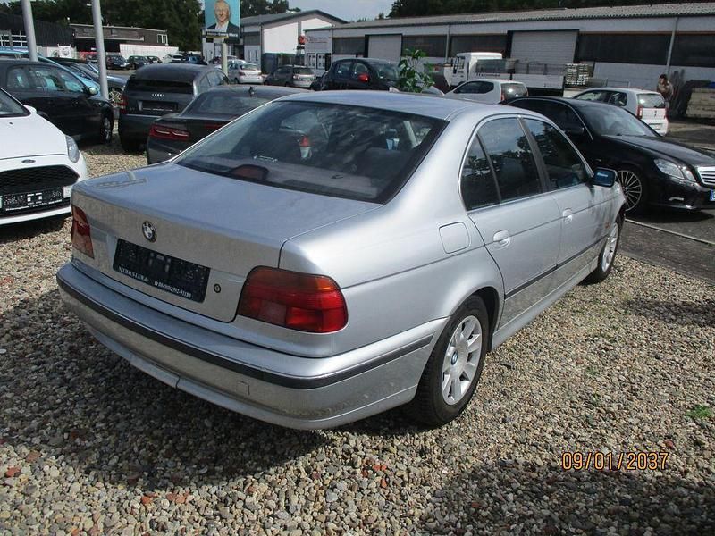 Gebraucht BMW 520 150 PS (110 kW) 1997 Silber Limousine