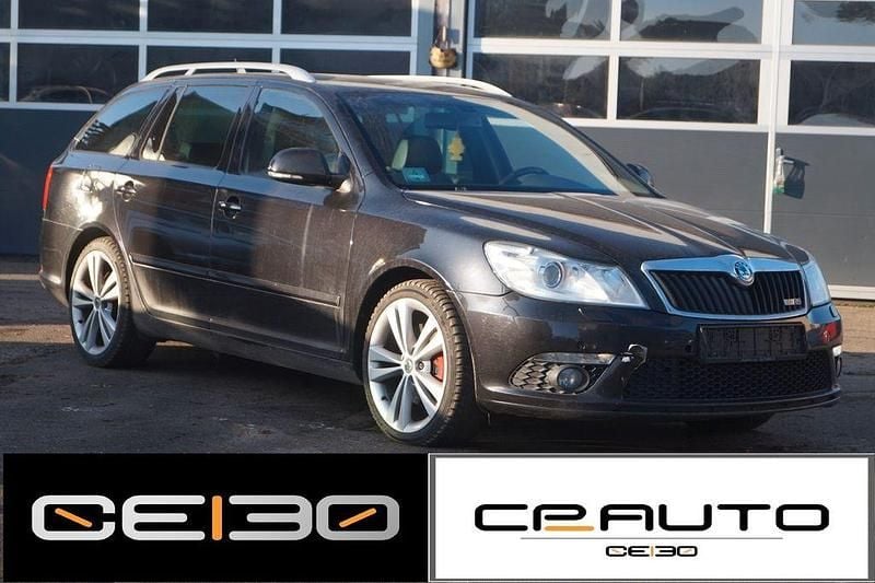 Schwarz Gebraucht 2012 Skoda Octavia RS Kombi | 3.499 € (Superpreis) - Bild 1/4
