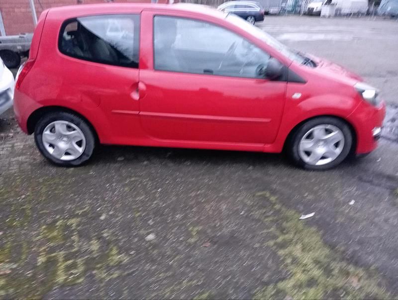 Gebraucht Renault Twingo 83 PS (61 kW) 2012 Rot Kleinwagen