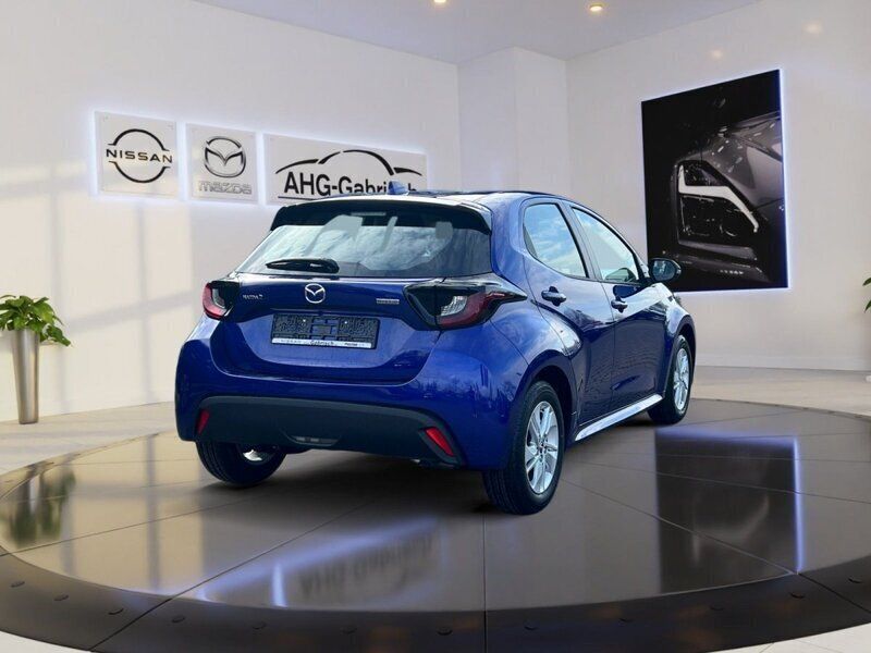 Neu Mazda 2 Center-Line 116 PS (85 kW) 2025 Blau Kleinwagen