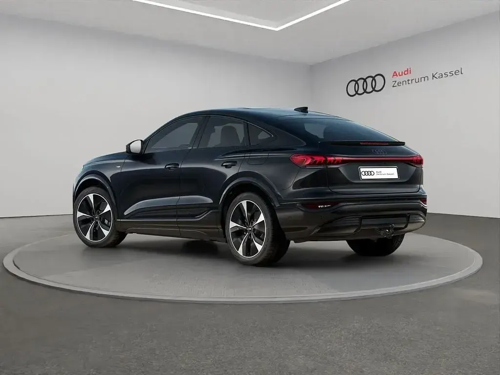 Neu Audi Q6 e-tron S-Line 225 kW (306 PS) 2026 Schwarz SUV
