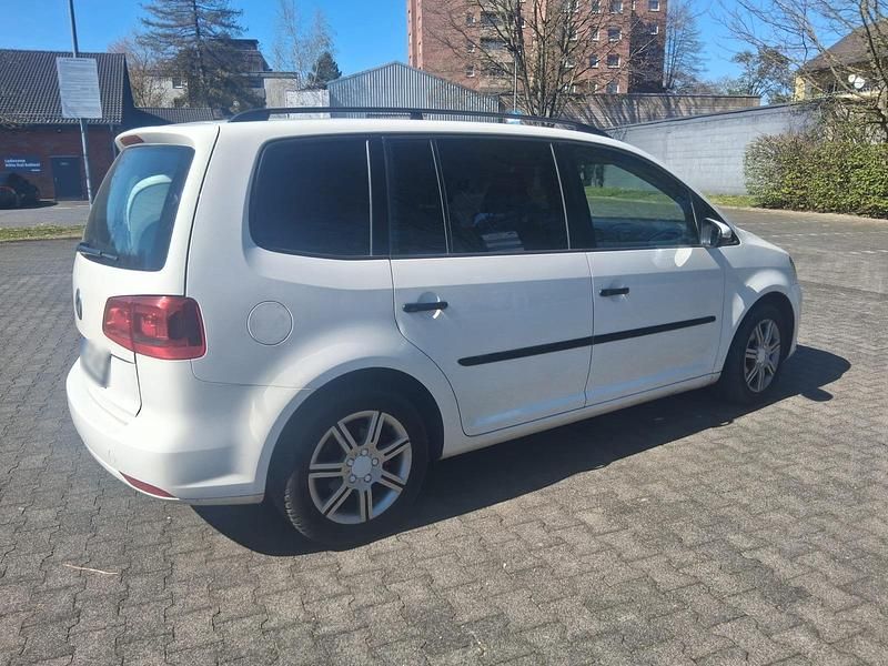 Gebraucht VW Touran 2012 Weiß Van / Kleinbus