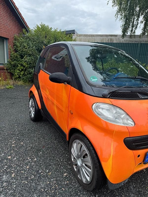 Orange Gebraucht 2000 Smart ForTwo Coupé Kleinwagen | 1.450 € (Fairer Preis) - Bild 1/4