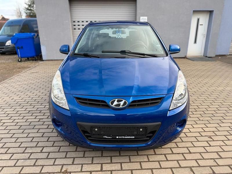 Blau Gebraucht 2011 Hyundai i20 Edition+ Limousine | 3.499 € (Fairer Preis) - Bild 1/4