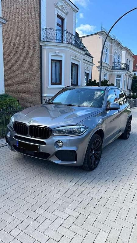 Grau Gebraucht 2016 BMW X5 M SUV | 28.500 € (Fairer Preis) - Bild 1/4