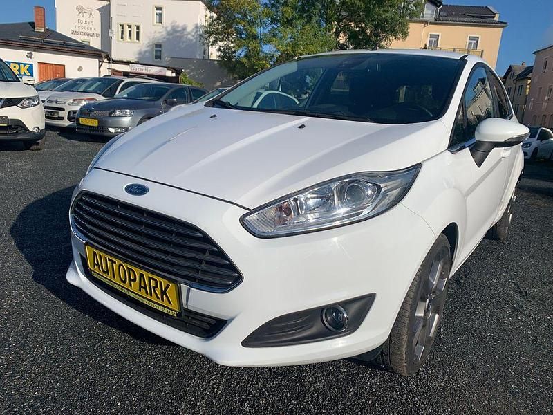Weiß Gebraucht 2014 Ford Fiesta Kleinwagen | 6.900 € (Etwas zu teuer) - Bild 1/4
