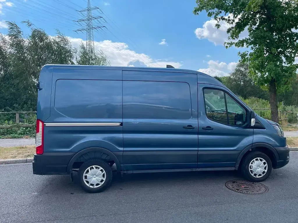 Gebraucht Ford Transit 131 PS (96 kW) 2022 Blau Van