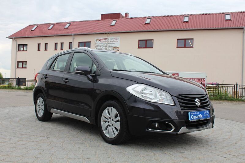 Grau Gebraucht 2014 Suzuki SX4 S-Cross Comfort SUV | 9.500 € (Superpreis) - Bild 1/4