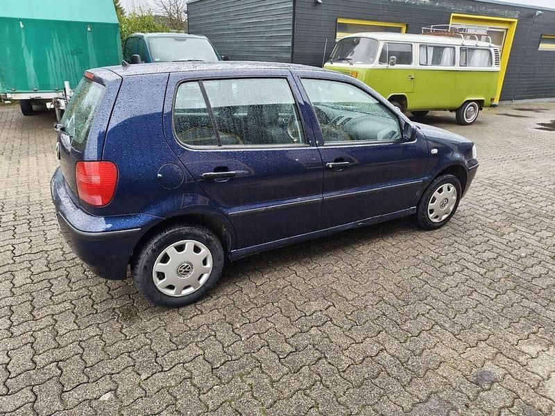 Gebraucht VW Polo Match 60 PS (44 kW) 2001 Blau Limousine