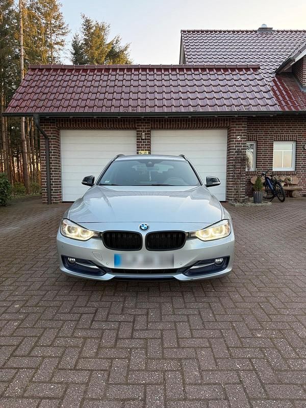 Gebraucht BMW 320 184 PS (135 kW) 2015 Silber Kombi