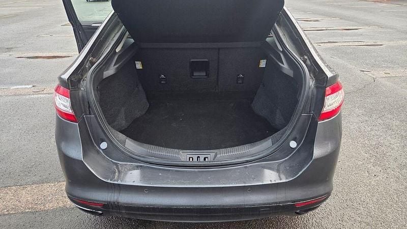 Gebraucht Ford Mondeo Titanium 241 PS (177 kW) 2016 Grau Limousine