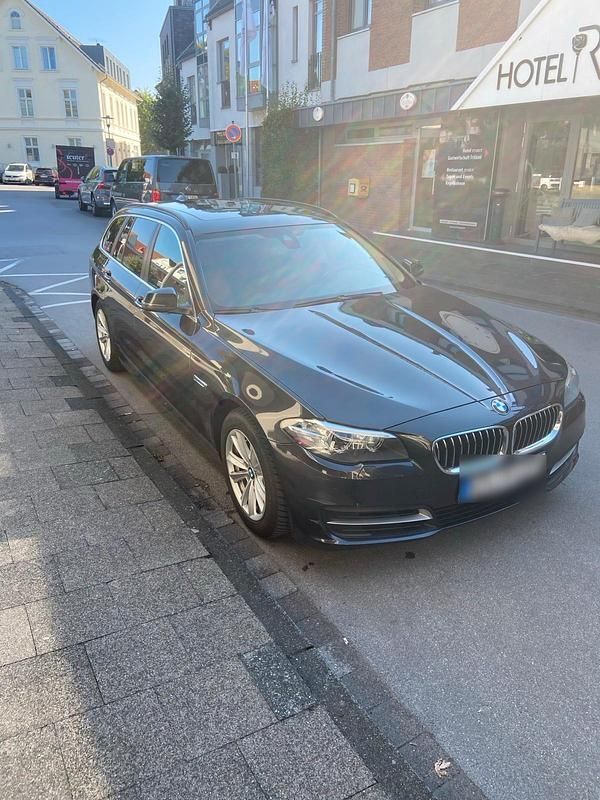 Gebraucht BMW 520 184 PS (135 kW) 2014 Grau Kombi