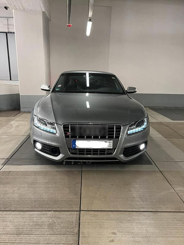 Silber Gebraucht 2011 Audi S5 Comfort Coupé | 30.000 € - Bild 1/4