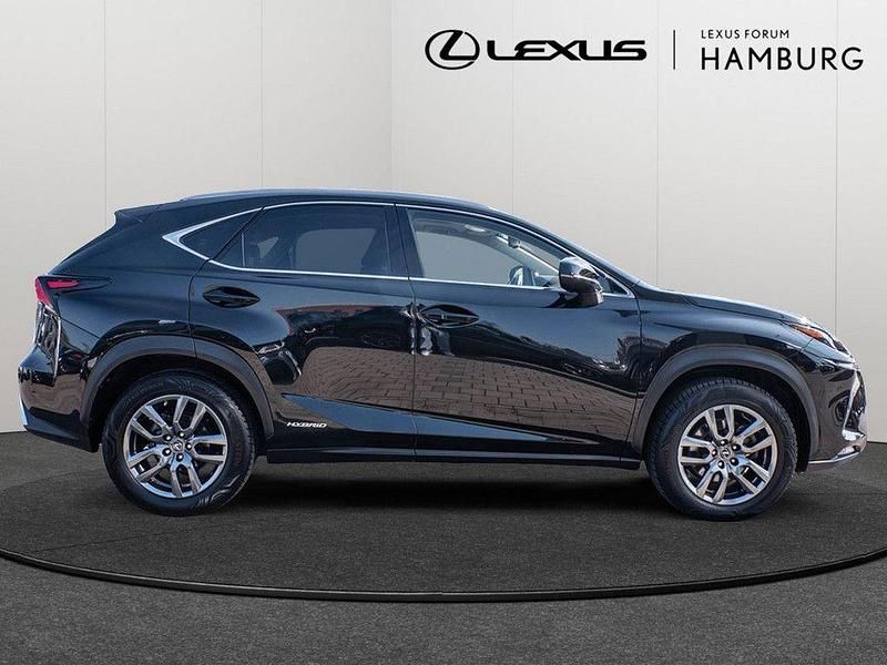 Gebraucht Lexus NX300h E-FOUR 197 PS (144 kW) 2018 Schwarz SUV
