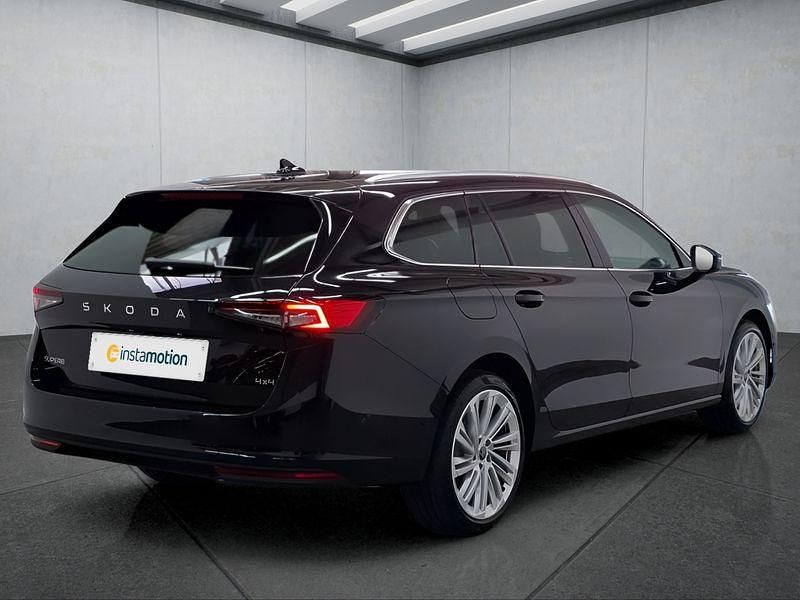Neu Skoda Superb 193 PS (141 kW) 2026 Schwarz Kombi