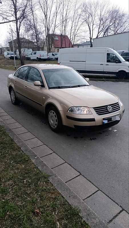 Gebraucht VW Passat 131 PS (96 kW) 2003 Beige Limousine