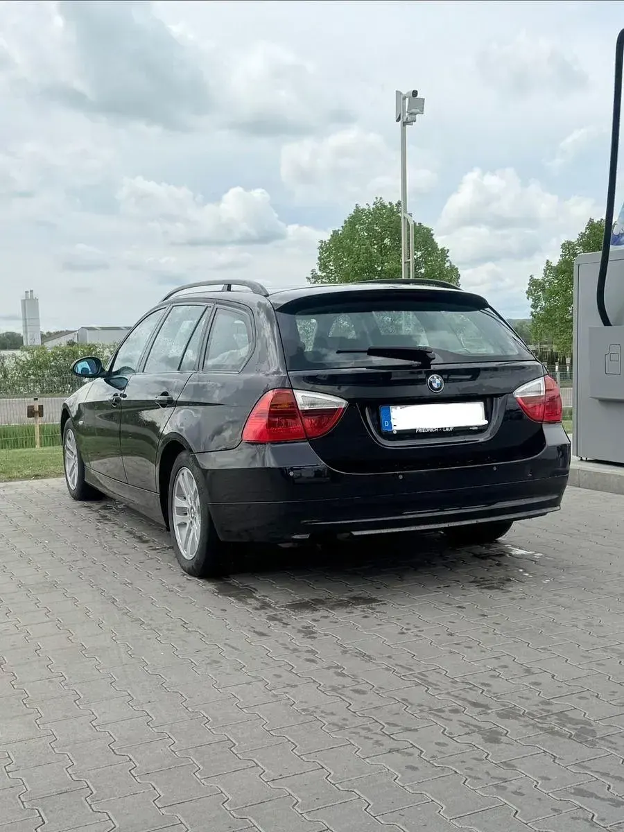 Gebraucht BMW 318 129 PS (94 kW) 2006 Schwarz Kombi