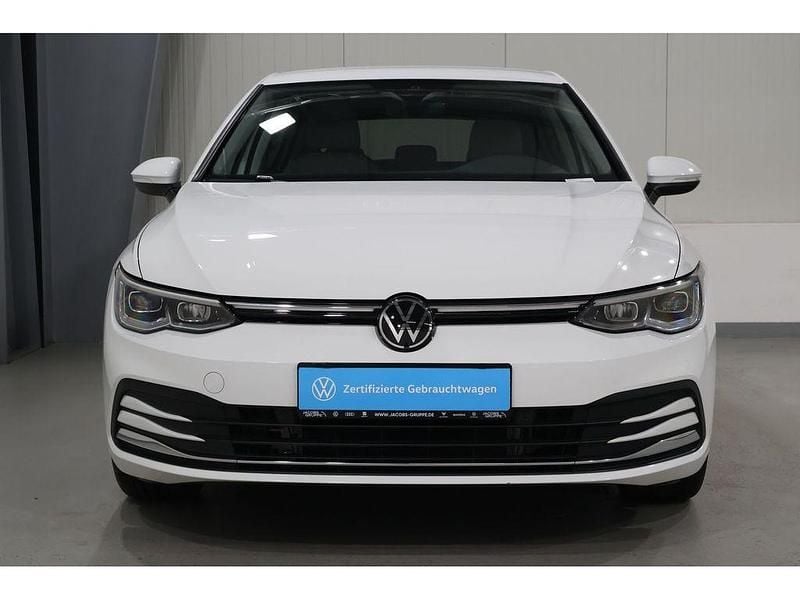 Second-hand VW Golf VIII Style 131 CP (96 kW) 2023 Alb Berlinǎ