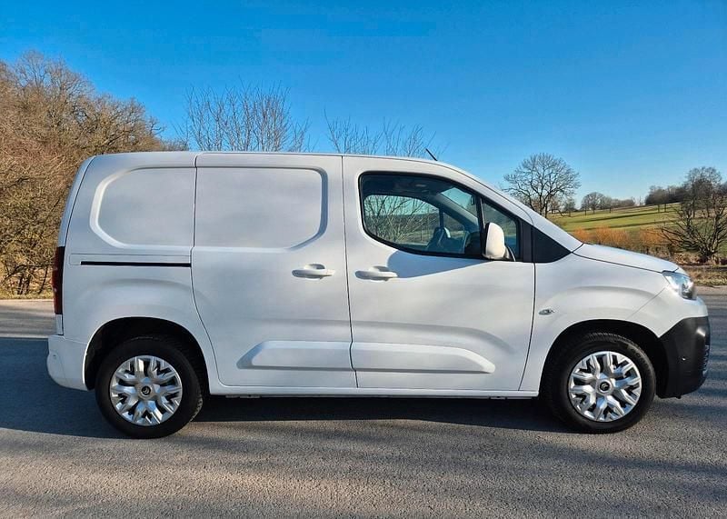 Gebraucht Citroën Berlingo 102 PS (75 kW) 2021 Weiß Van / Kleinbus