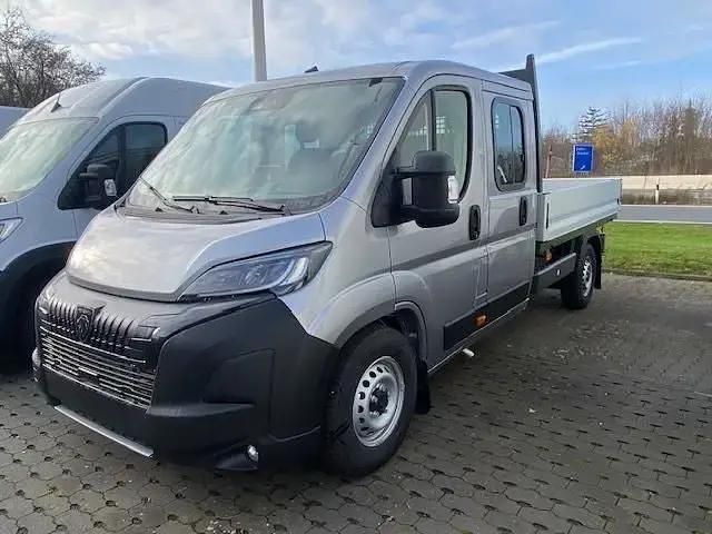 Neu Peugeot Boxer 140 PS (102 kW) 2025 Grau Van