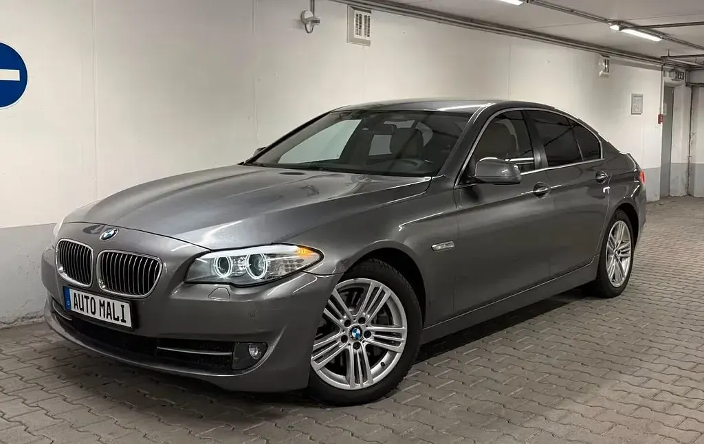 Gebraucht BMW 530 245 PS (180 kW) 2010 Grau Limousine
