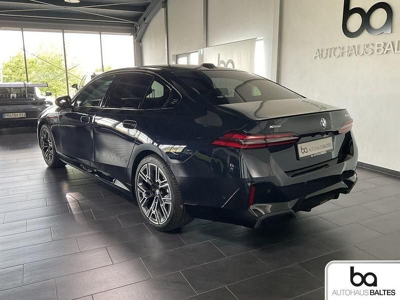 Gebraucht BMW 540 M Sport 303 PS (222 kW) 2025 Schwarz Limousine