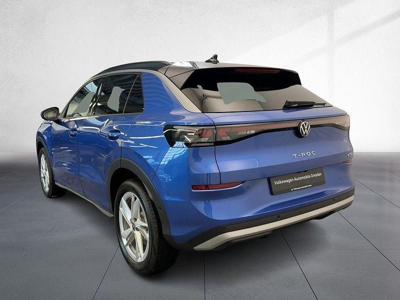 Gebraucht VW T-Roc Life 150 PS (110 kW) 2025 Celestial blue metallic schwar SUV