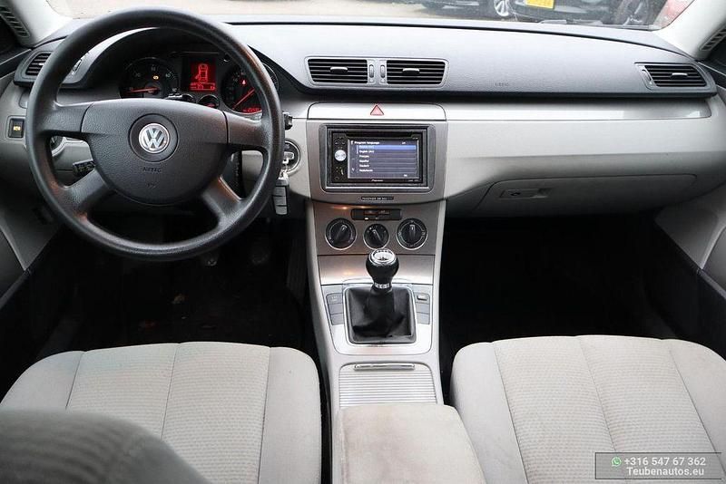 Gebraucht VW Passat 105 PS (77 kW) 2007 Schwarz Limousine