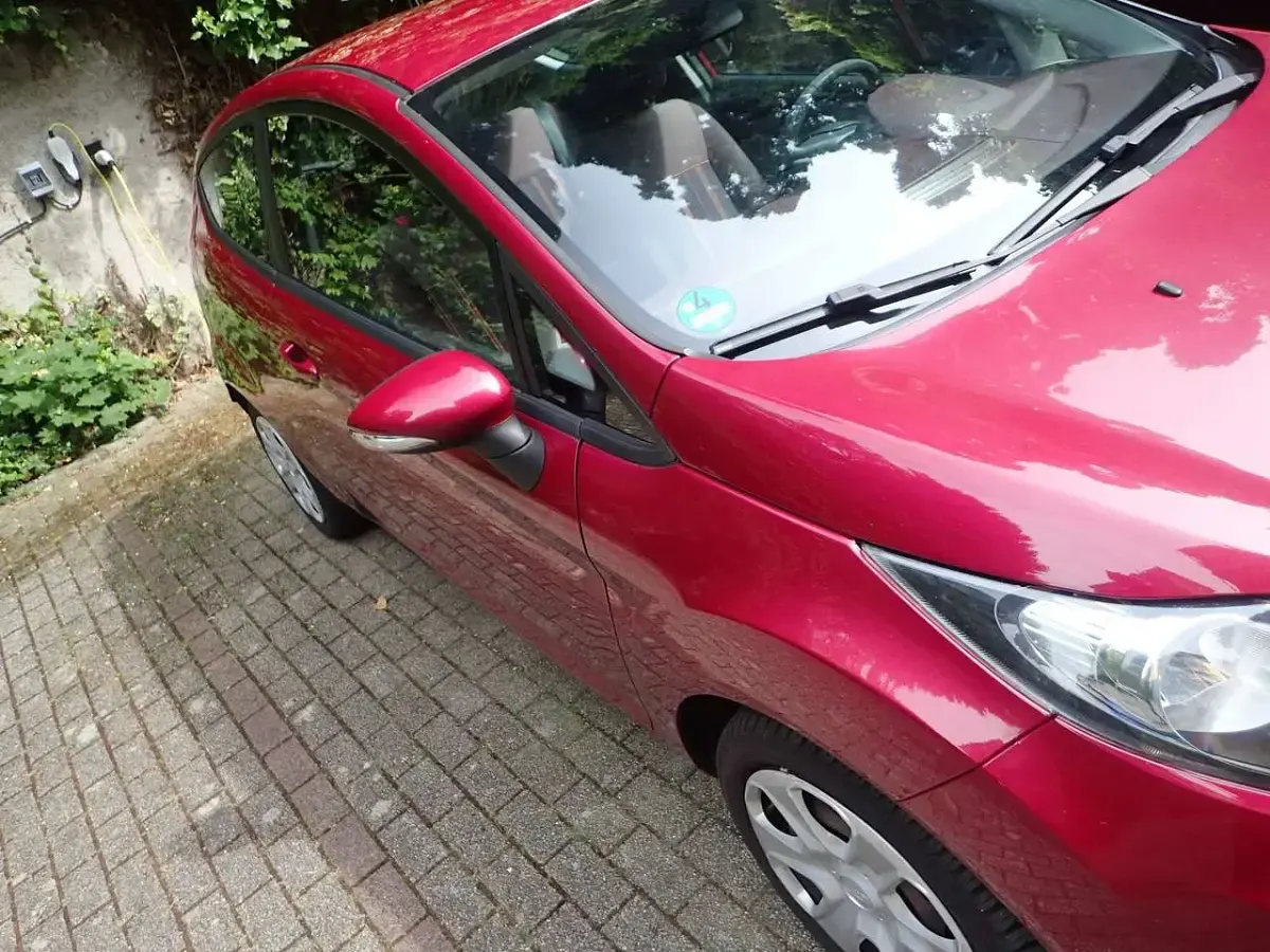Gebraucht Ford Fiesta Trend 82 PS (60 kW) 2009 Rot Limousine