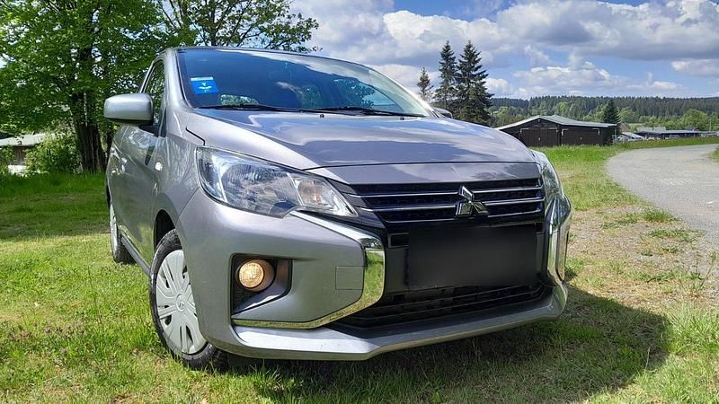 Grau Gebraucht 2021 Mitsubishi Space Star Kleinwagen | 9.100 € (Guter Preis) - Bild 1/4