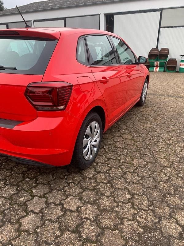 Gebraucht VW Polo Comfortline 75 PS (55 kW) 2018 Rot Kleinwagen