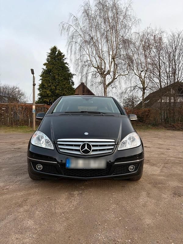 Schwarz Gebraucht 2010 Mercedes A160 Limousine | 4.900 € (Guter Preis) - Bild 1/4