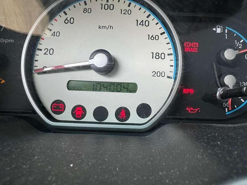 Gebraucht Hyundai i10 67 PS (49 kW) 2009 Silber Kleinwagen