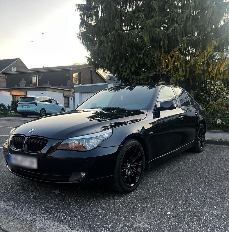 Gebraucht BMW 525 218 PS (160 kW) 2008 Schwarz Limousine