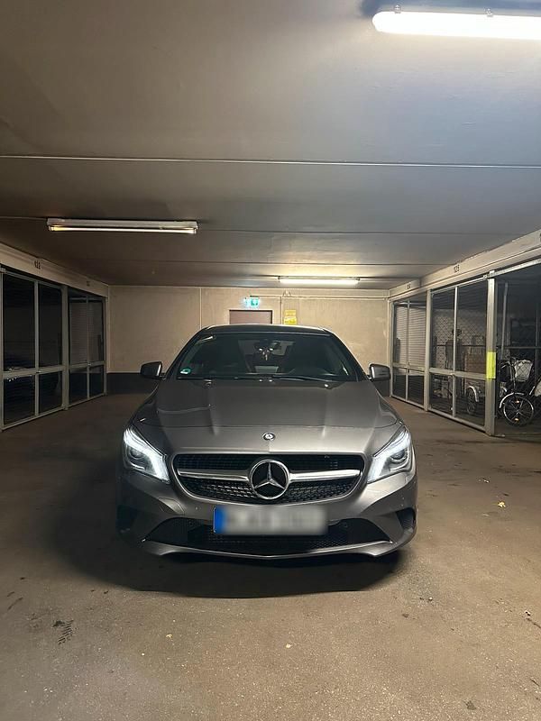 Gebraucht 2016 Mercedes CLA180 Limousine | 17.000 € (Teuer) - Bild 1/4