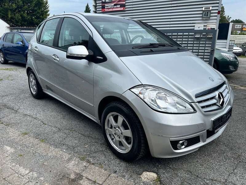 Polarsilber metalliclack Gebraucht 2009 Mercedes A160 Kleinwagen | 7.999 € (Etwas zu teuer) - Bild 1/4