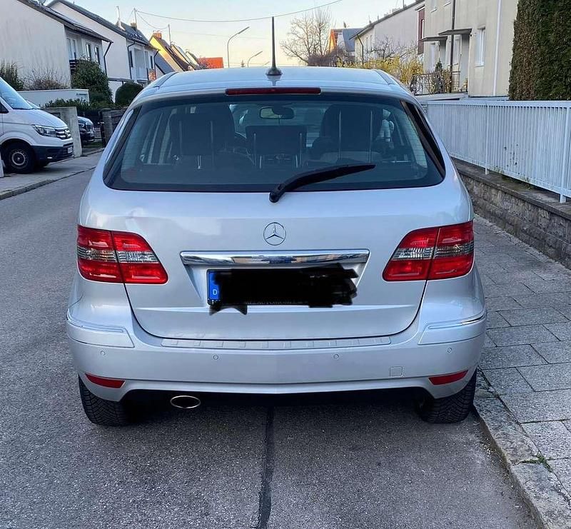Gebraucht Mercedes B200 Avantgarde 136 PS (100 kW) 2011 Van / Kleinbus