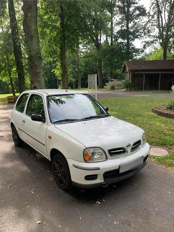 Weiß Gebraucht 2001 Nissan Micra Kleinwagen | 1.850 € (Fairer Preis) - Bild 1/4