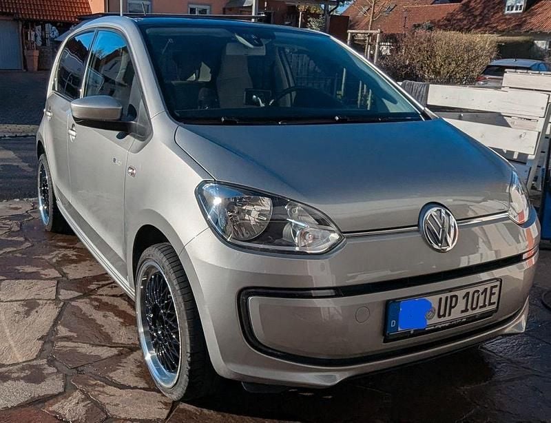 Usado VW e-up! 60 kW (82 HP) 2014 Prateado Citadino