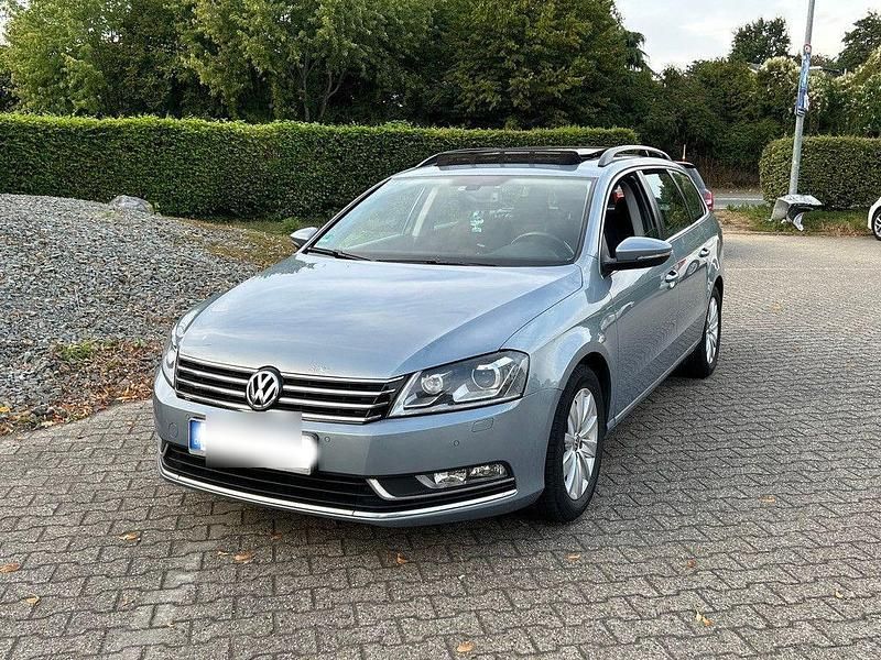 Grau Gebraucht 2011 VW Passat Comfortline Kombi | 7.500 € (Etwas zu teuer) - Bild 1/4