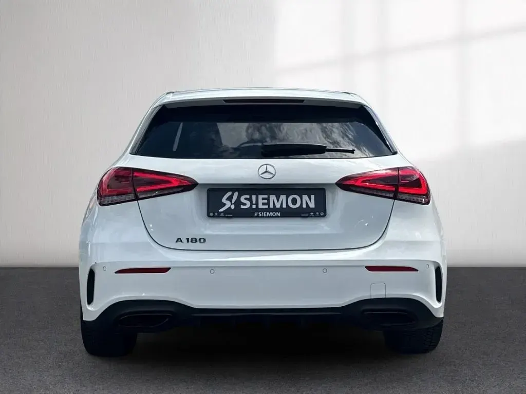 Gebraucht Mercedes A180 Edition 136 PS (100 kW) 2021 Unilack (weiss Limousine